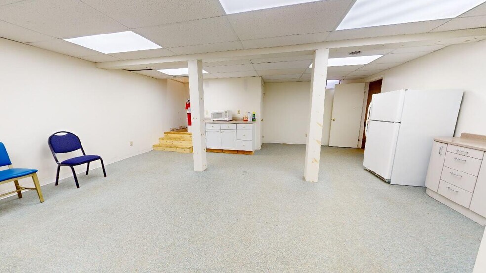 More Photos Of 392 Howard St, Willard Office For Sale