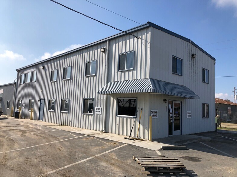 Primary Photo Of 18059 Rosedale Hwy, Bakersfield Warehouse For Lease