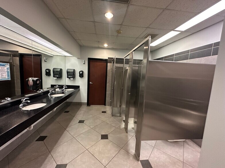 More Photos Of 8141 Hull Street Rd, Richmond Office For Sale