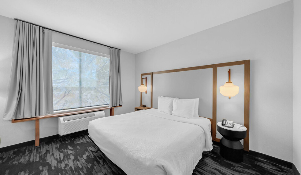 More Photos Of 409 N Clark Rd, Cedar Hill Hotel For Sale