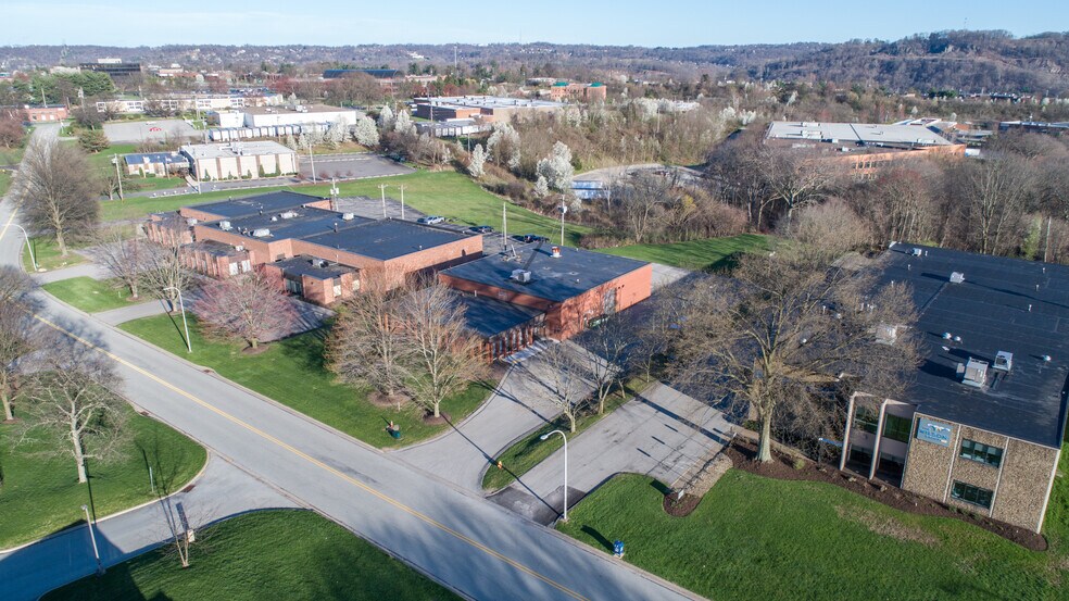 More Photos Of 135-141 Delta Dr, Pittsburgh Research And Development For Lease