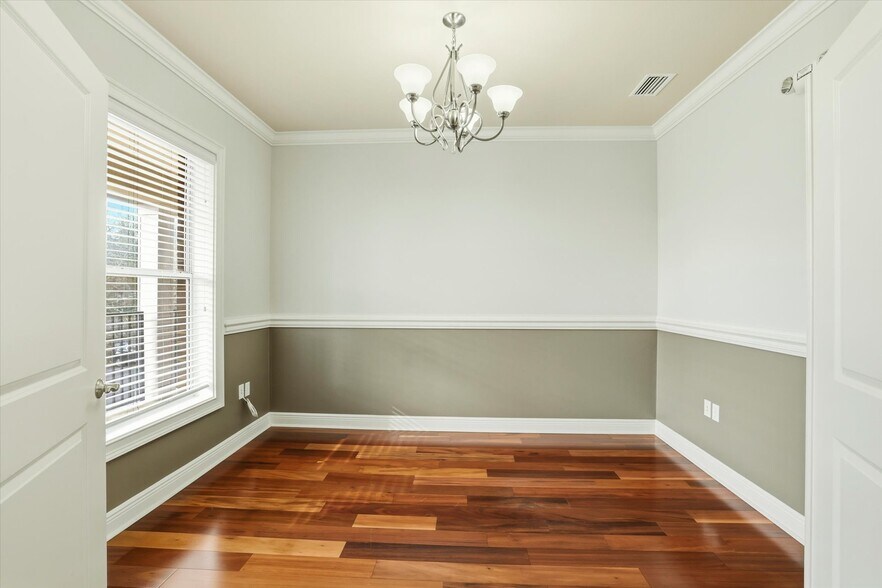 More Photos Of 2236 NE Capital Circle, Tallahassee Office For Lease