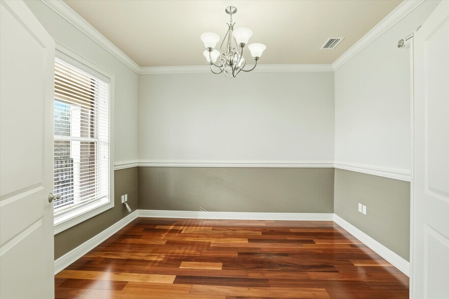 More Photos Of 2236 NE Capital Circle, Tallahassee Office For Lease