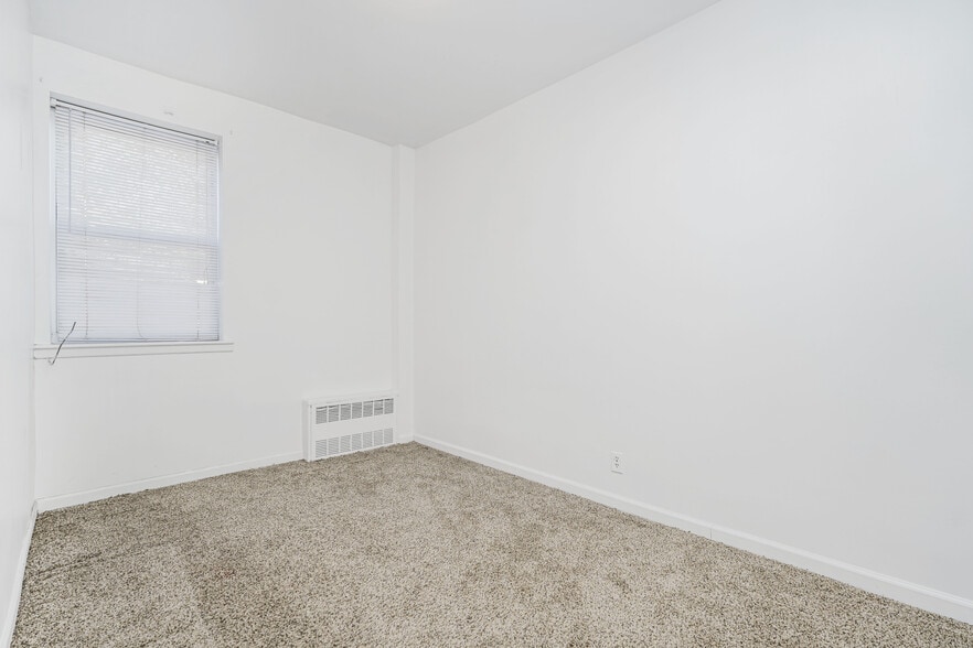 More Photos Of 1969 Bath Ave, Brooklyn Specialty For Sale