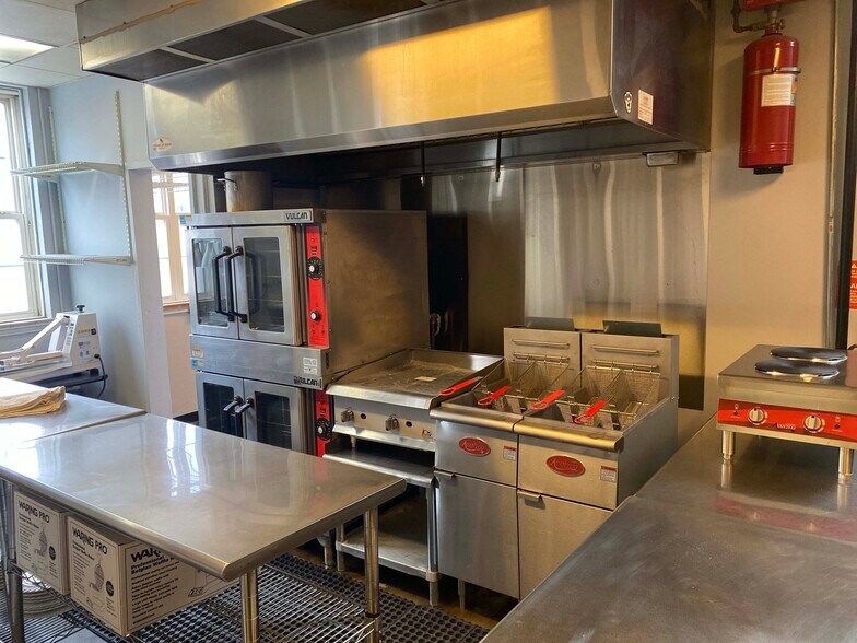 More Photos Of 501 Main St, Belton Storefront For Sale