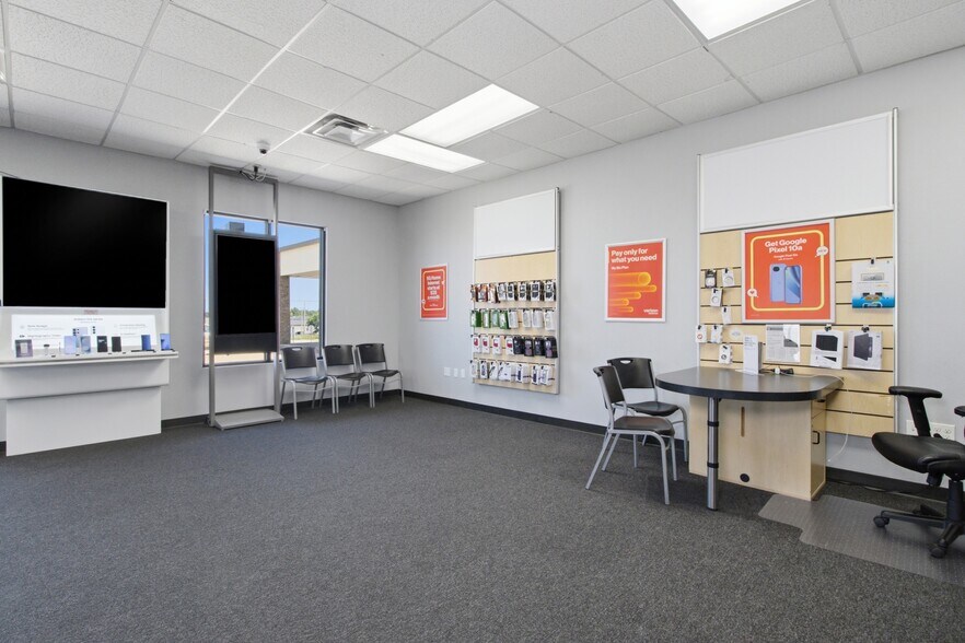 More Photos Of 1213 Highway 63, Houston General Retail For Sale
