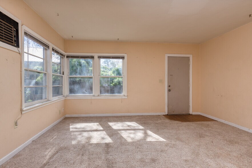 More Photos Of 2424 Park Ave, Chico Service For Sale