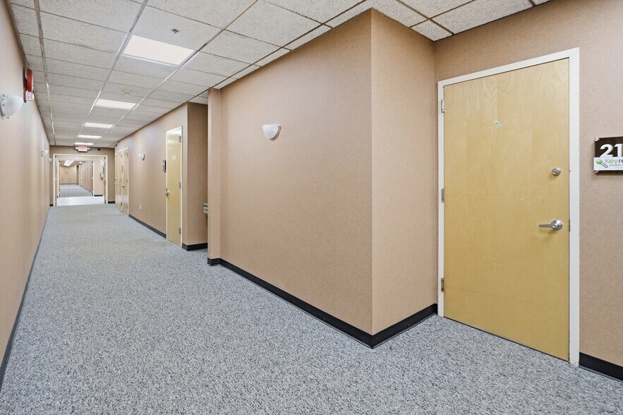 More Photos Of 475 E Main St, Patchogue Medical For Sale