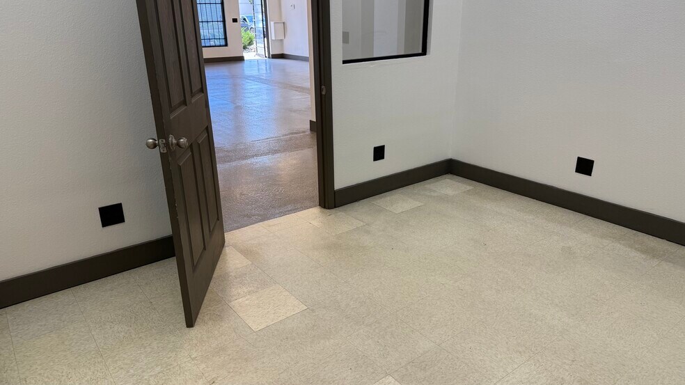 More Photos Of 3015-3059 Jet Wing Dr, Colorado Springs Unknown For Lease