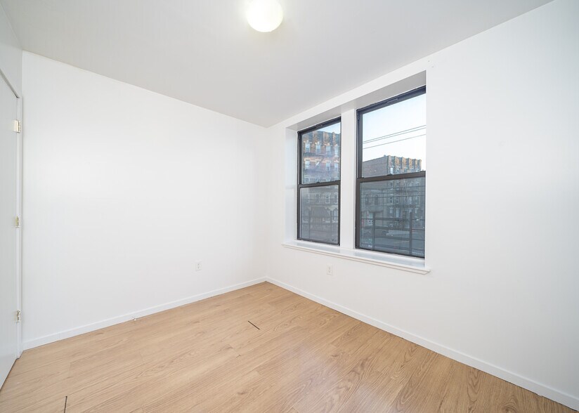 More Photos Of 4701-4705 Park Ave, Union City Apartments For Sale