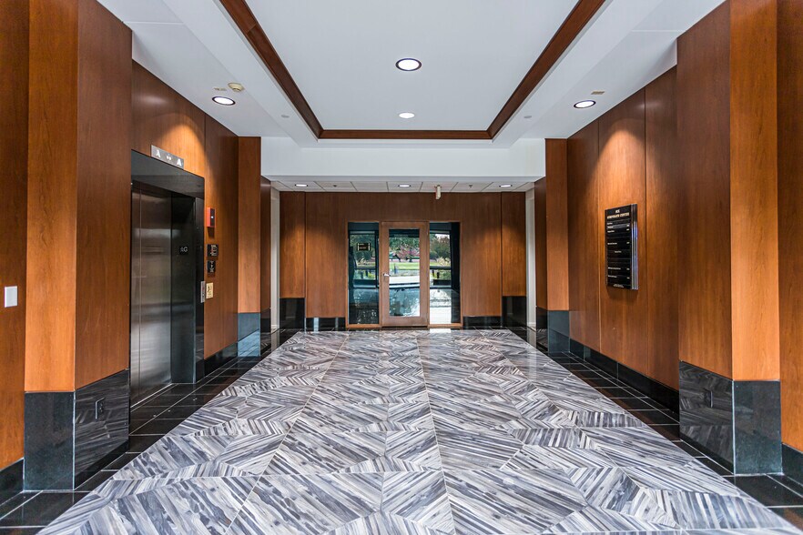 More Photos Of 9780 Ormsby Station Rd, Louisville Office For Lease