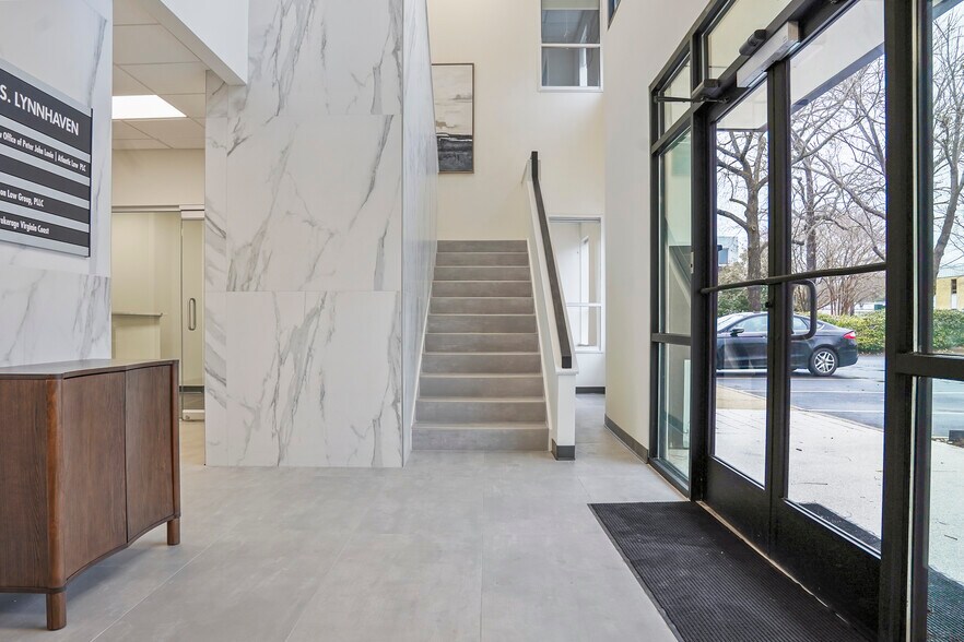 More Photos Of 123 S Lynnhaven Rd, Virginia Beach Office For Lease