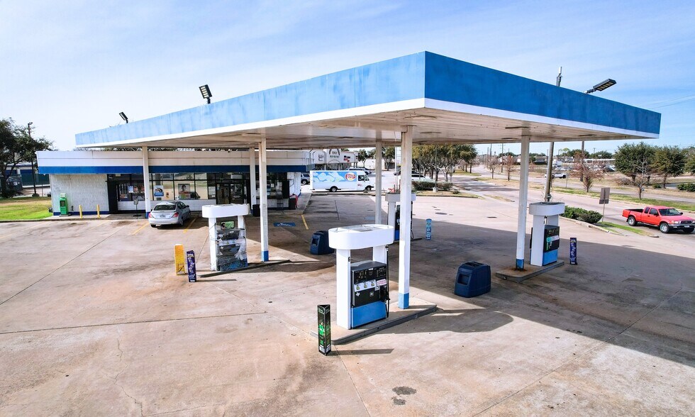 Primary Photo Of 12400 S Gessner Dr, Houston Convenience Store For Sale