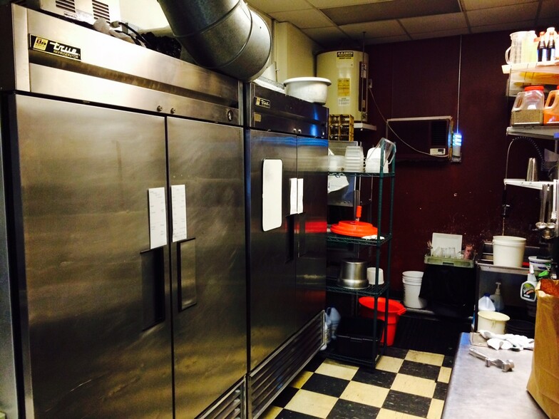 More Photos Of 23-25 N Pleasant St, Amherst Storefront Retail Office For Lease