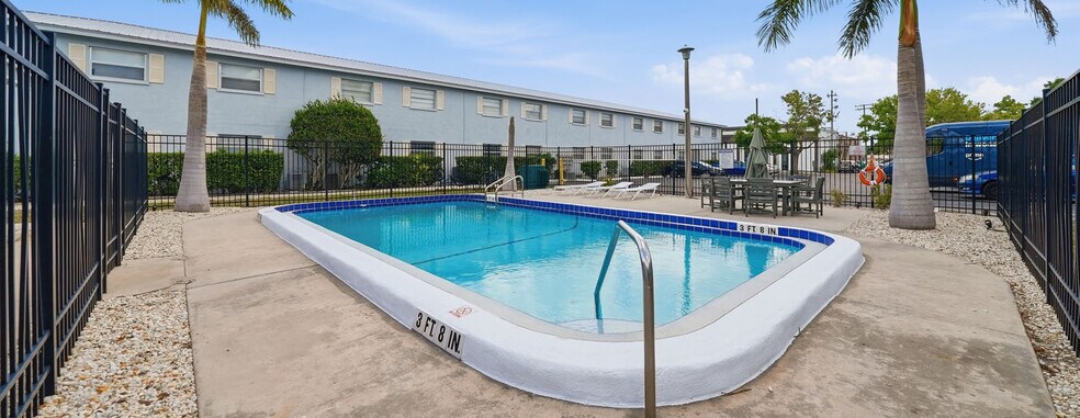 More Photos Of , Palmetto Multifamily For Sale
