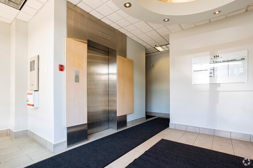 More Photos Of 534 17th Ave SW, Calgary Office For Lease