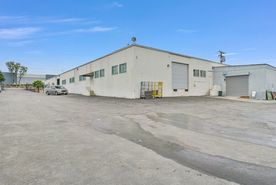 More Photos Of 17939 E Rowland St, City of Industry Manufacturing For Sale