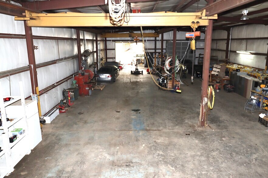 More Photos Of 2335 Columbia Hwy, Pulaski Office For Sale
