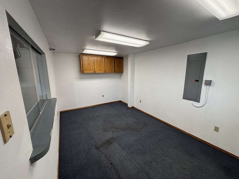 More Photos Of 1414 SE 18th Ave, Hillsboro Warehouse For Lease