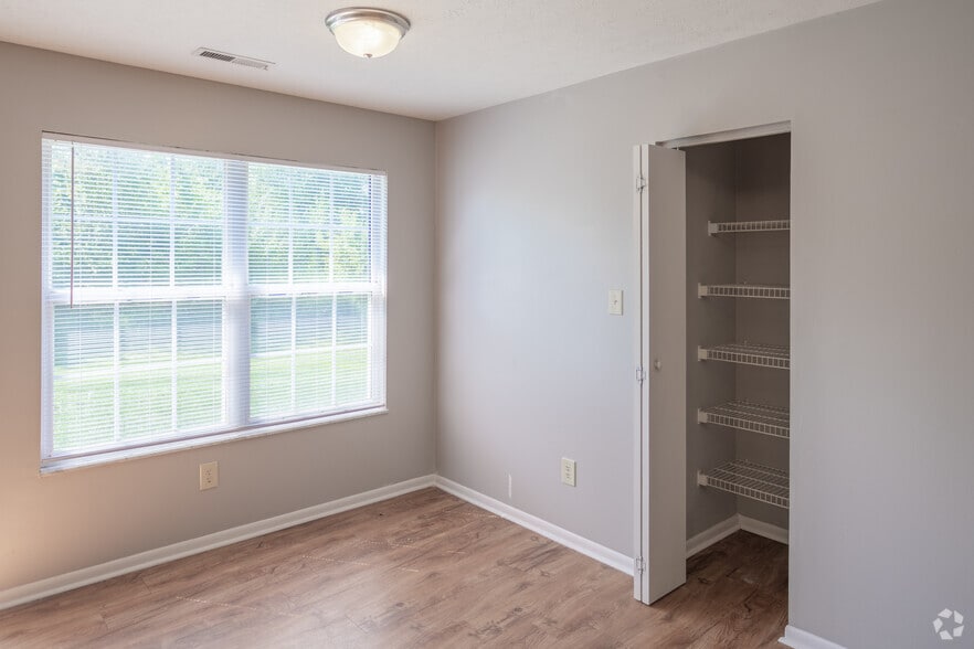 More Photos Of 100 Meadow Trail Dr, Highland Heights Apartments For Sale