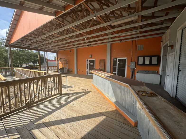 More Photos Of 800 N State St, Bunnell Storefront For Lease