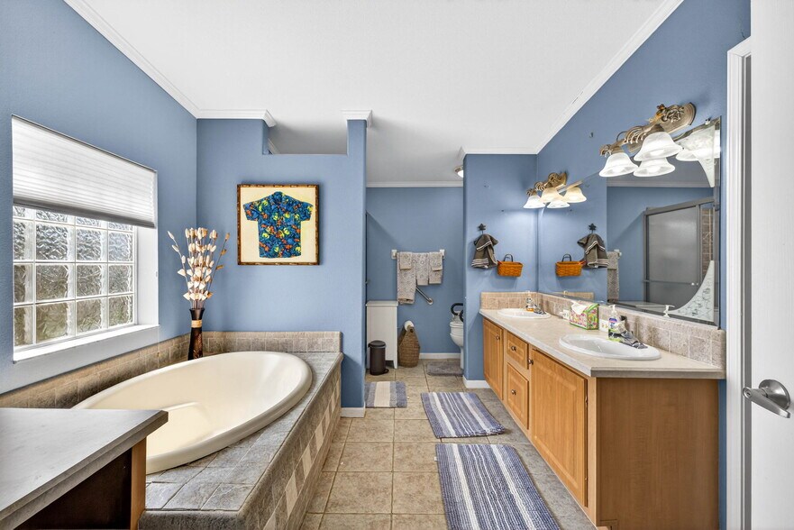 More Photos Of 3308 24th Ave SE, Ruskin Specialty For Sale