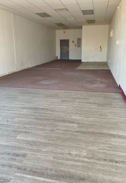 More Photos Of 1800 S Air Depot Blvd, Oklahoma City General Retail For Sale