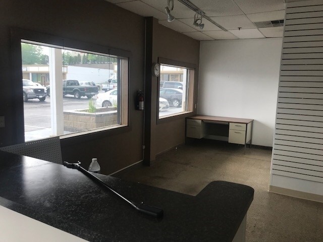 More Photos Of 8125-8187 Mall Rd, Florence Unknown For Lease