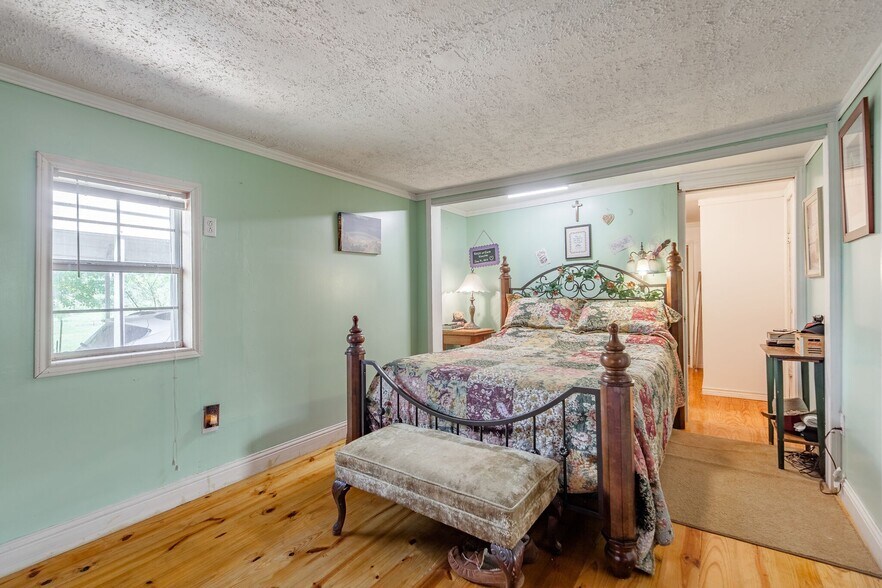 More Photos Of 233 FM 161 N, Hughes Springs Trailer Camper Park For Sale