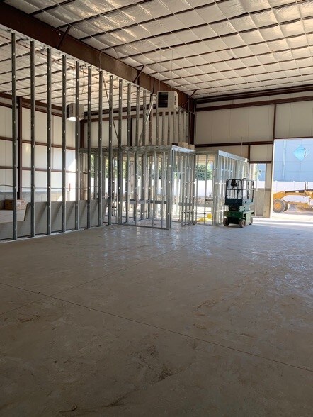 More Photos Of 478 S 2000 W, Springville Warehouse For Lease