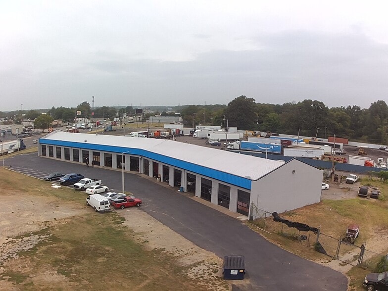 More Photos Of 3620 Lamar Ave, Memphis General Retail For Lease