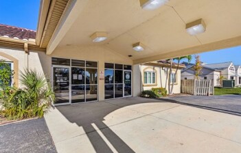 More Photos Of 15740 New Hampshire Ct, Fort Myers Medical For Lease