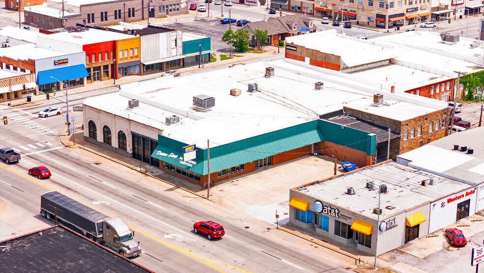 More Photos Of 104 E Graham Ave, Pryor General Retail For Sale