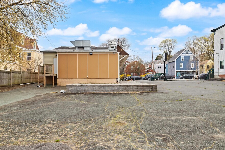 More Photos Of 100-102 Boston St, Salem Restaurant For Lease