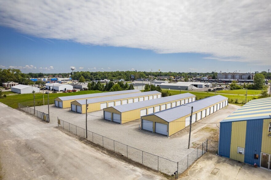 More Photos Of 1631 Mcclain Ave, Scottsburg Self Storage For Sale