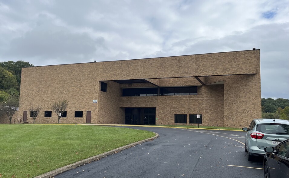 Primary Photo Of 3200 Kanawha Tpke, South Charleston Office For Lease