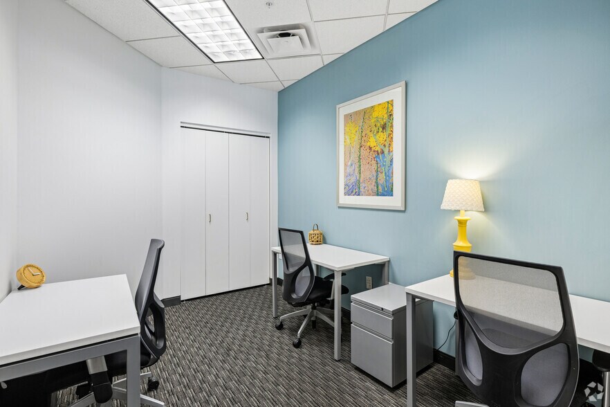 More Photos Of 2415 E Camelback Rd, Phoenix Coworking Space