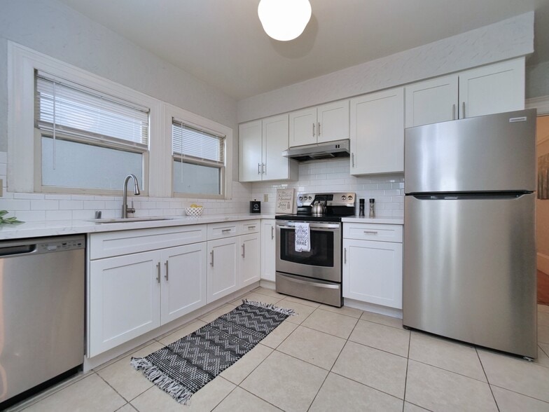 More Photos Of 1901-1903 H St, Sacramento Apartments For Sale