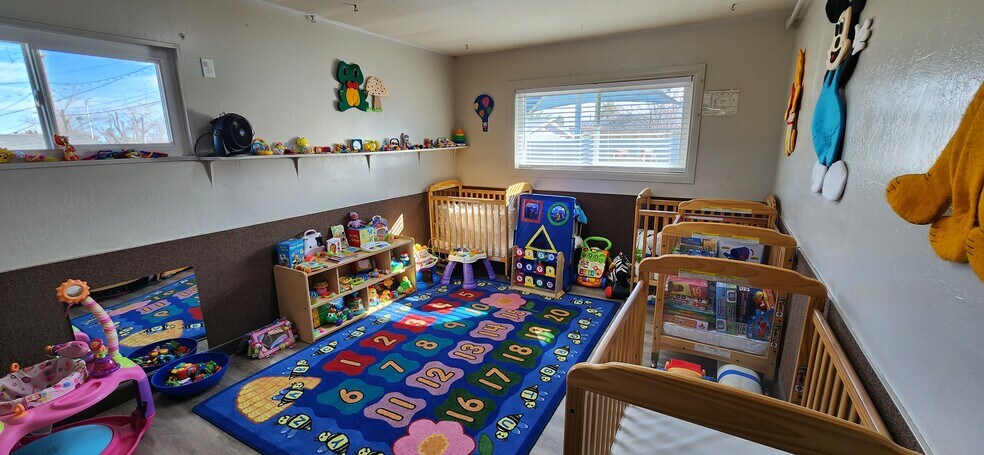More Photos Of 3707 Vegas Dr, Las Vegas Daycare Center For Sale
