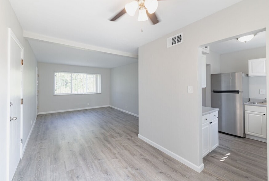 More Photos Of 1100 Indian Circle Dr, Olivette Apartments For Sale