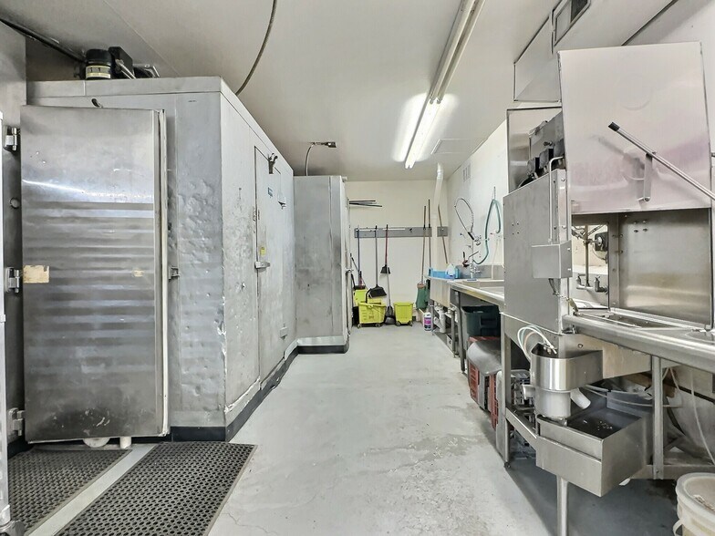 More Photos Of 203 E Cleveland St, Sundance Storefront Retail Office For Sale