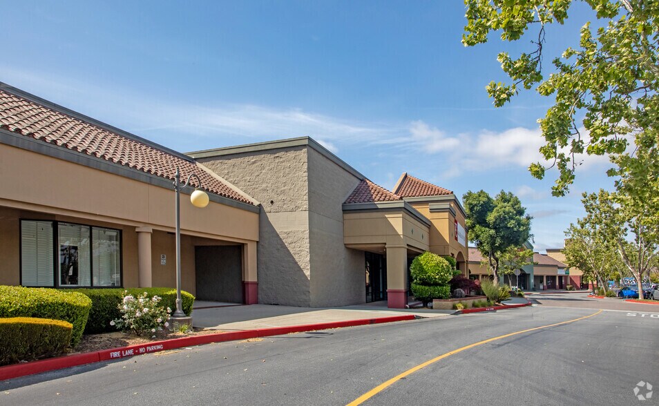 More Photos Of 102-164 Cochrane Rd, Morgan Hill Unknown For Lease