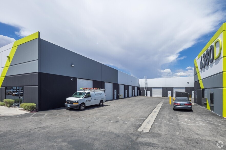 More Photos Of 6380 S Valley View Blvd, Las Vegas Research And Development For Lease