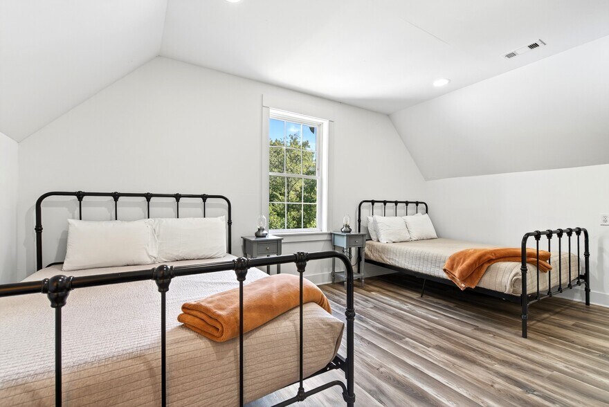 More Photos Of 8026 Buck Creek Rd, Marion Apartments For Sale