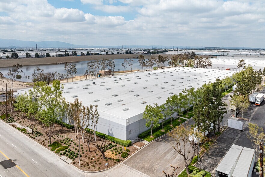 More Photos Of 11070 Mulberry Ave, Fontana Warehouse For Lease