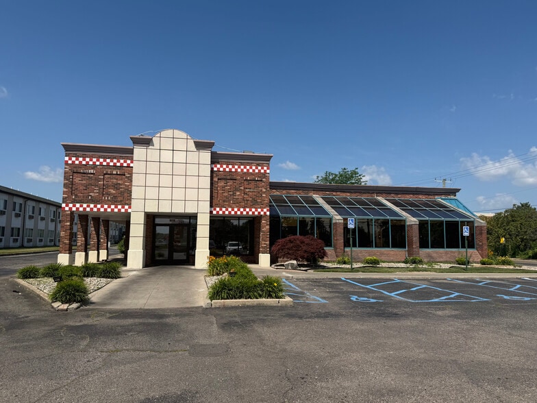 Primary Photo Of 8210 Merriman Rd, Romulus Restaurant For Lease