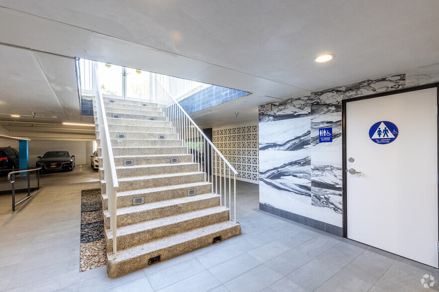 More Photos Of 10801 National Blvd, Los Angeles Office For Lease