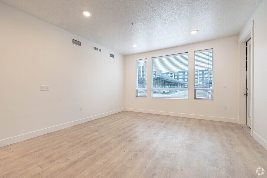 More Photos Of 1925 W North Temple, Salt Lake City Apartments For Lease