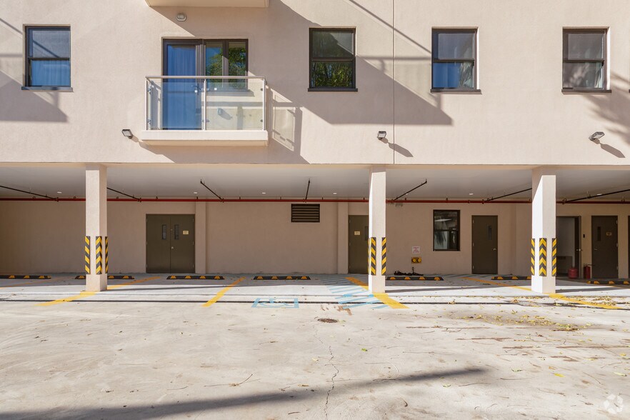 More Photos Of 62-41 Forest Ave, Flushing Apartments For Lease