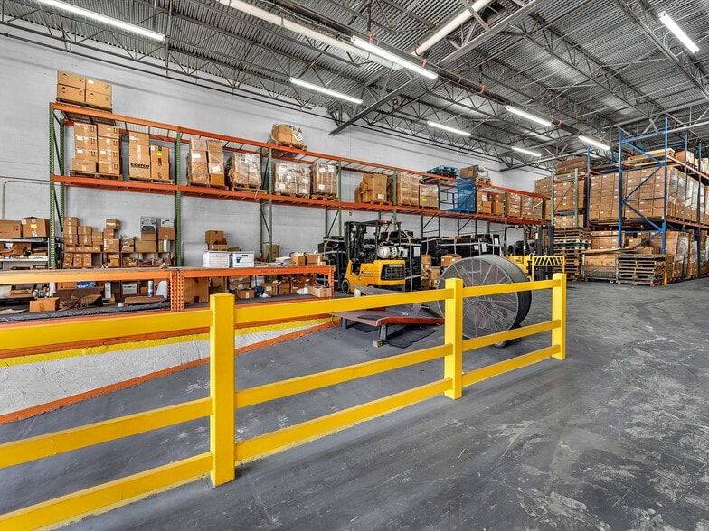 More Photos Of 8299 NW 30th Ter, Doral Warehouse For Lease